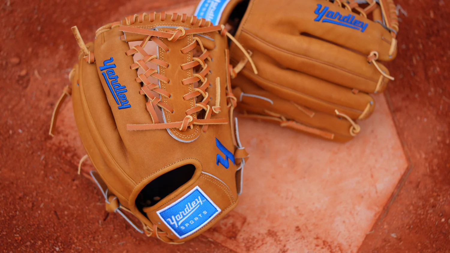 Front Page 2 Front Page -Rawin Shop DSC03957